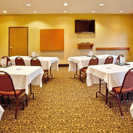 Holiday Inn Express Hotel & Suites Sheldon By Ihg Экстерьер фото