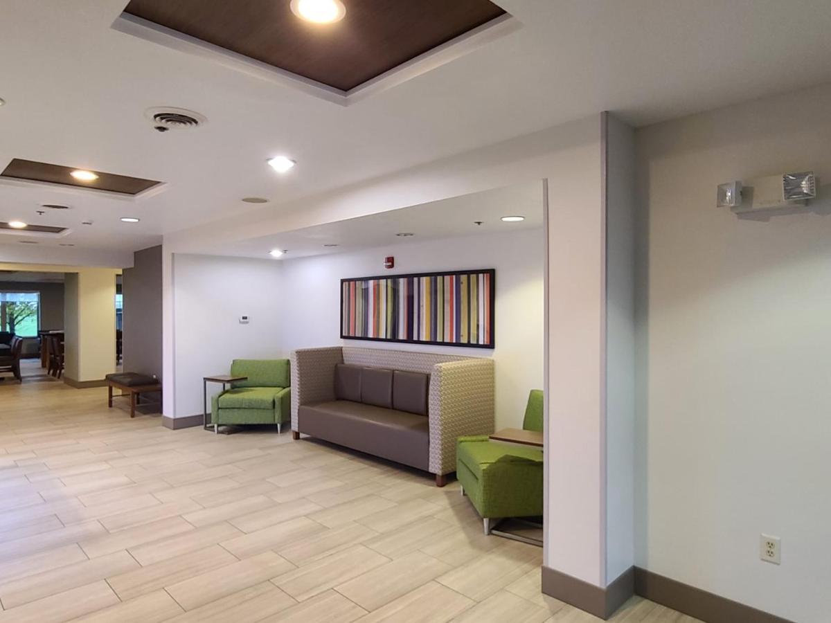 Holiday Inn Express Hotel & Suites Sheldon By Ihg Экстерьер фото