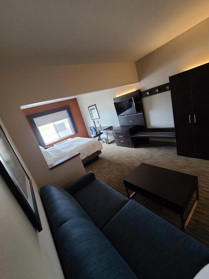 Holiday Inn Express Hotel & Suites Sheldon By Ihg Экстерьер фото
