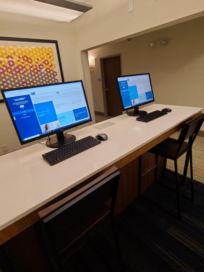 Holiday Inn Express Hotel & Suites Sheldon By Ihg Экстерьер фото