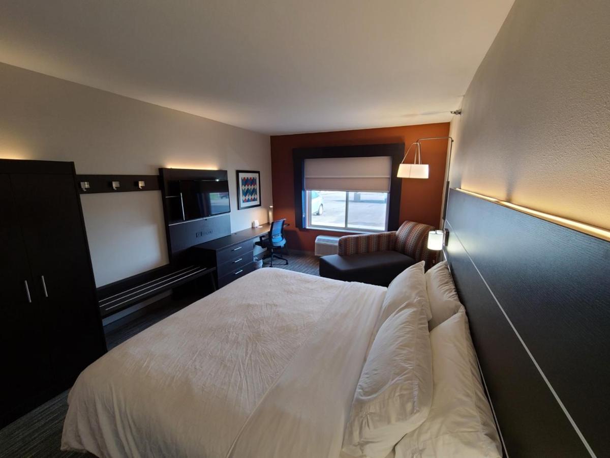 Holiday Inn Express Hotel & Suites Sheldon By Ihg Экстерьер фото