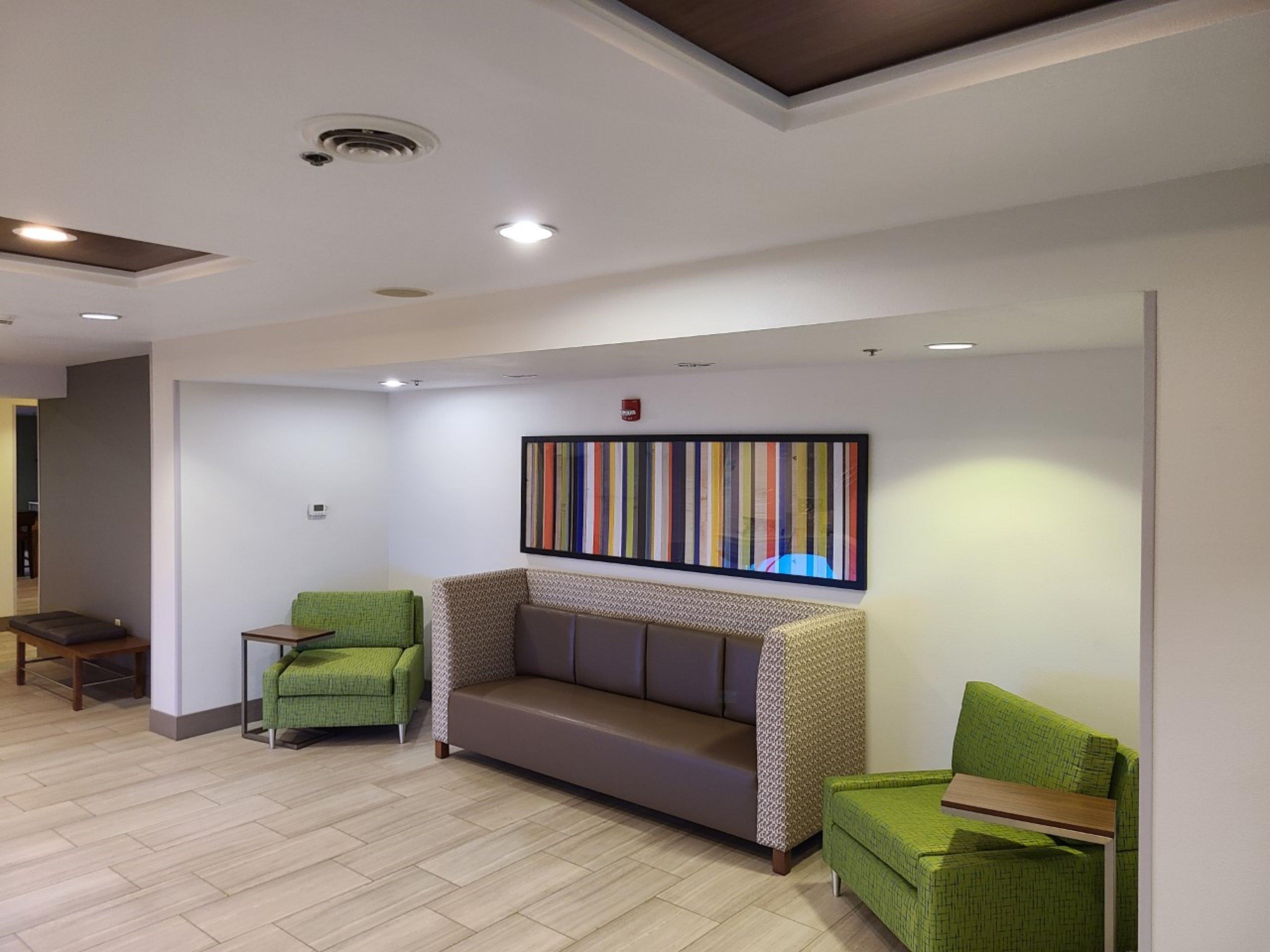 Holiday Inn Express Hotel & Suites Sheldon By Ihg Экстерьер фото