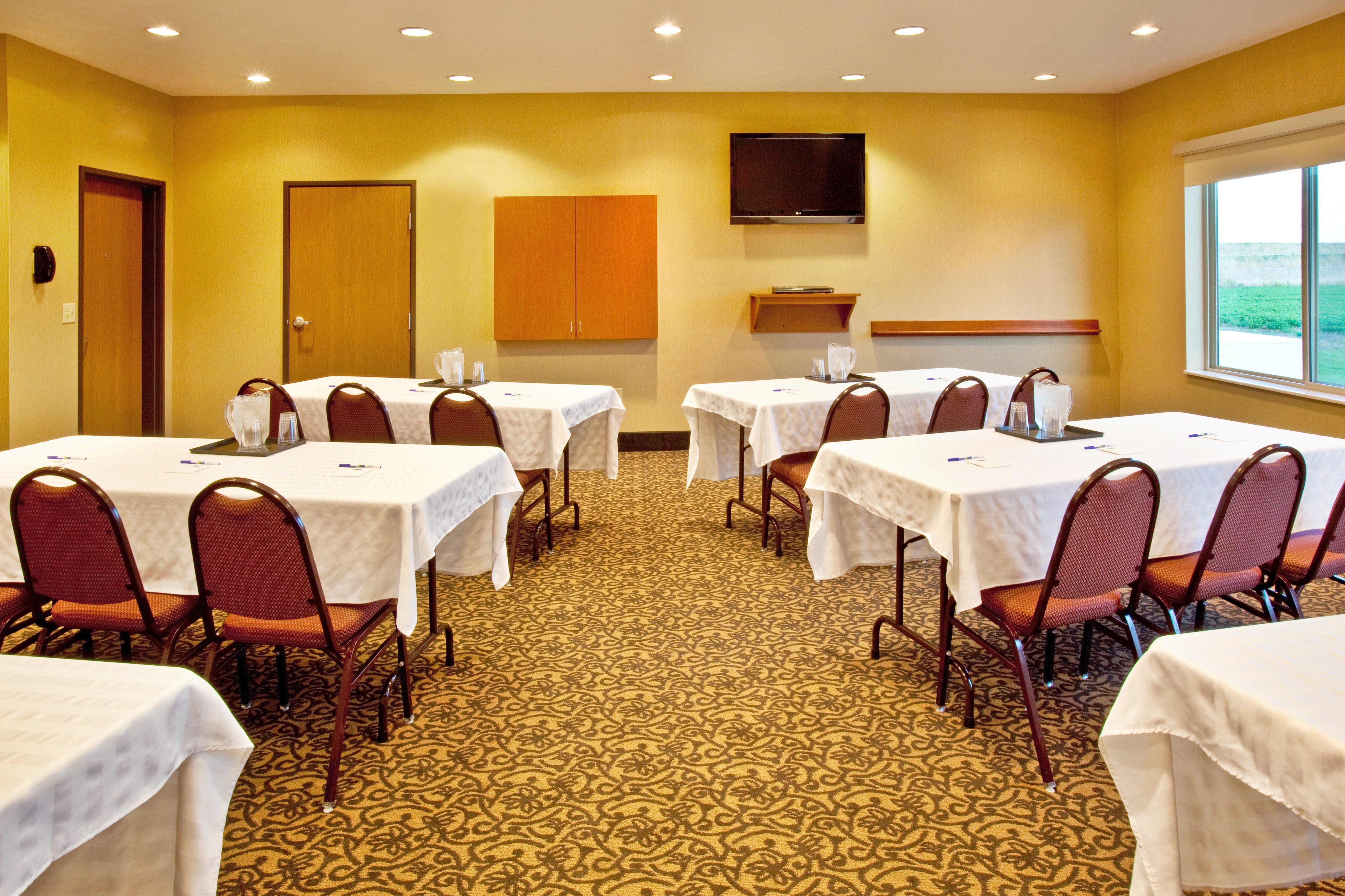 Holiday Inn Express Hotel & Suites Sheldon By Ihg Экстерьер фото