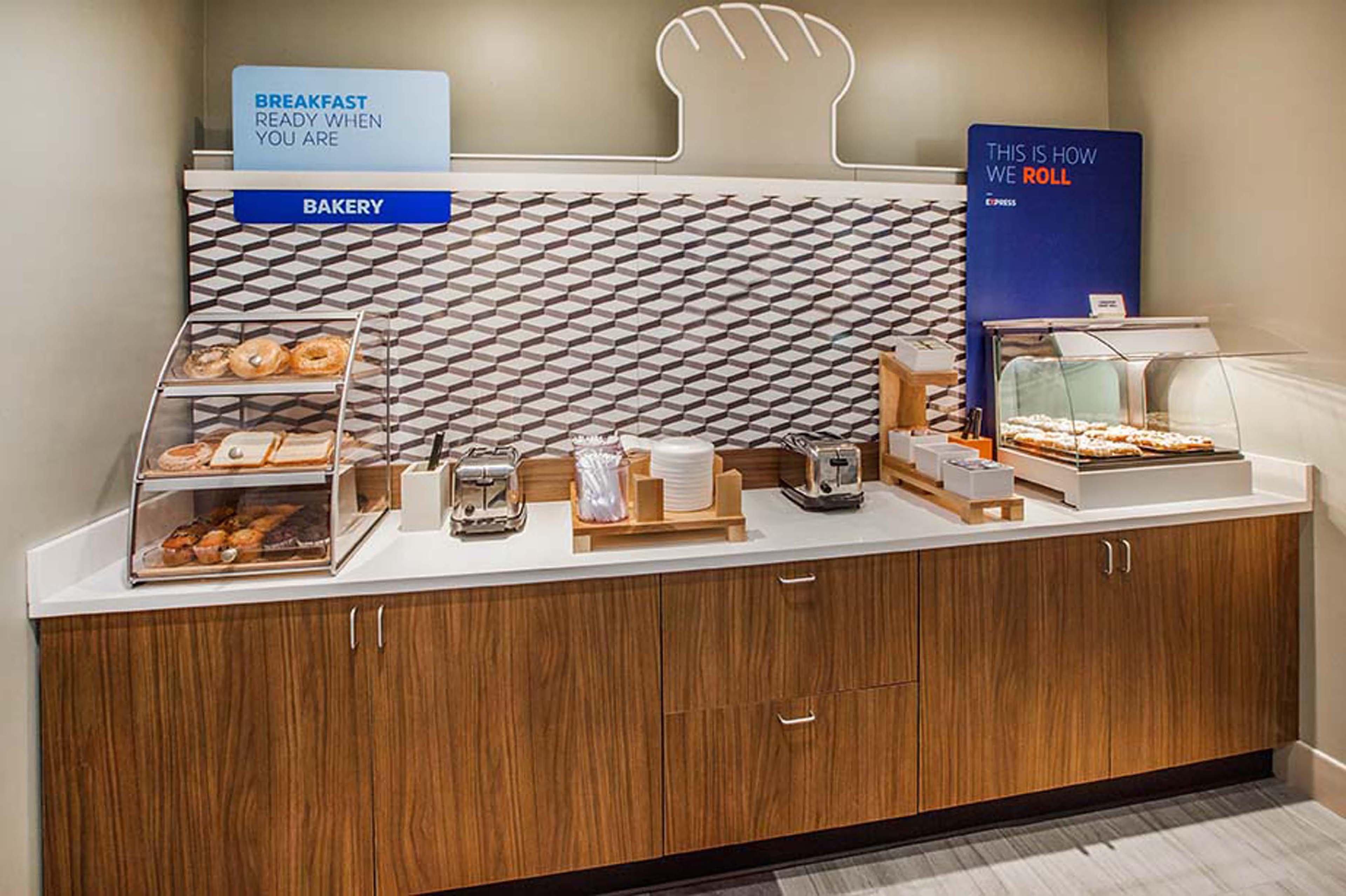 Holiday Inn Express Hotel & Suites Sheldon By Ihg Экстерьер фото